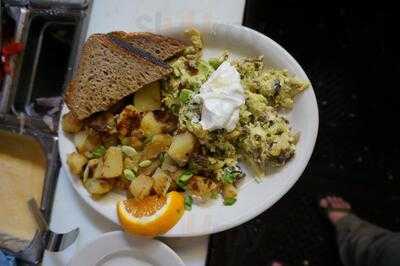 Bridges Cafe & Catering