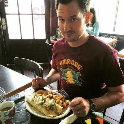 Bridges Cafe & Catering