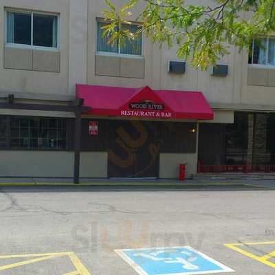 Wood River Restaurant And Bar