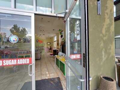 Yotasia Frozen Yogurt