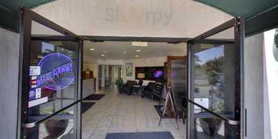 Till's Bar And Restaurant