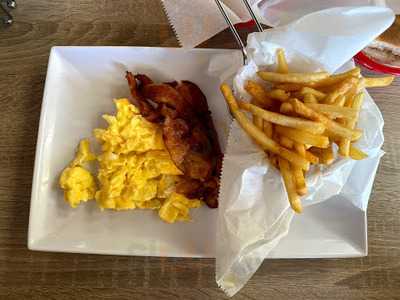 Las Brisas Coffee & Bakery