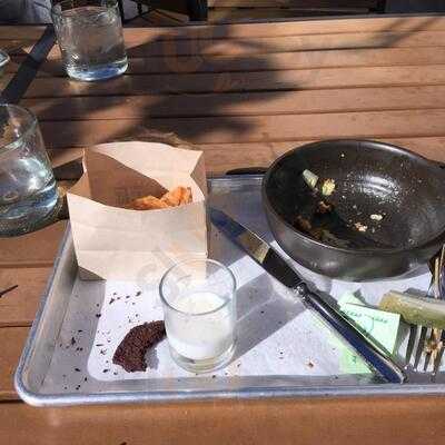 Made L.v. American Tavern