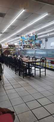 Mercado Acapulco Y Taqueria