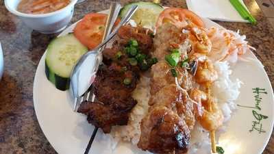 Huong Binh Restaurant