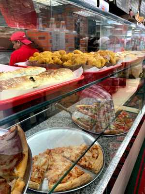 Benny's Famous Pizza