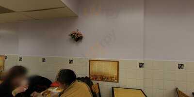 Benny's Famous Pizza