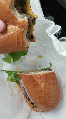 George's Zoo Liquor Deli