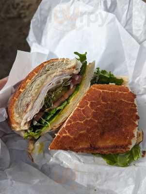 George's Zoo Liquor Deli