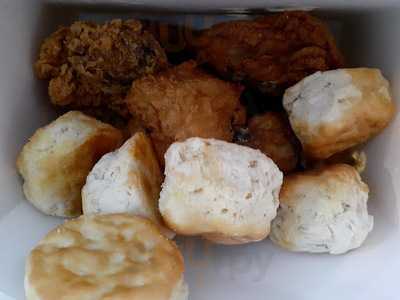 Lee's Famous Recipe Chicken