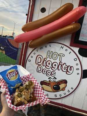 Hot Diggity Dogs