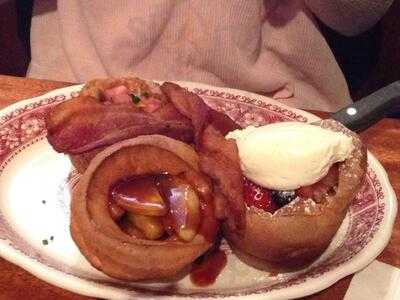 Luna Kitchen & Cocktails