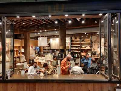 The Feed Shop & Cafe