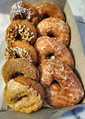 Plaza Pastries & Donuts