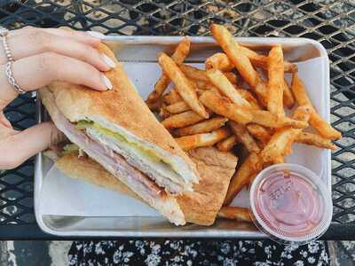 90 Miles Cuban Cafe