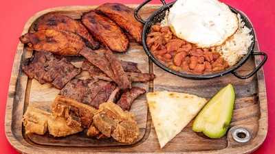 Dulce Vida Latin Bistro