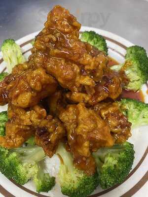 Lucky's Chop Suey Restaurant