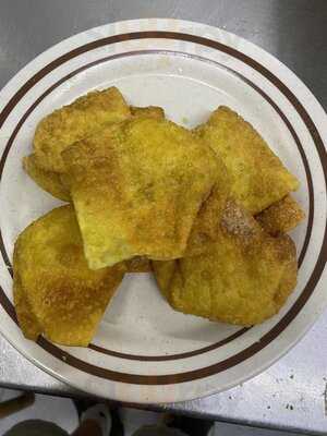 Lucky's Chop Suey Restaurant