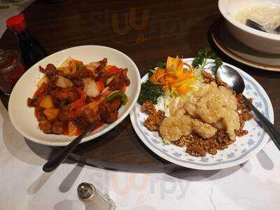 Canton Seafood & Dim Sum House