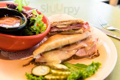 Tussey’s Casual Gril