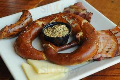 Moxee Restaurant And Mad Mouse Brewing