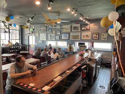 Downwind Restaurant And Lounge