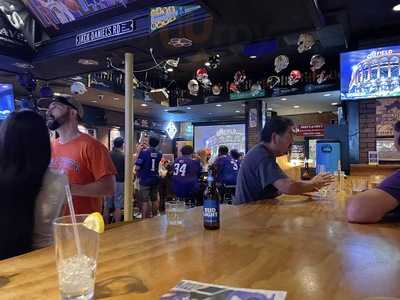 Earl's On The Avenue