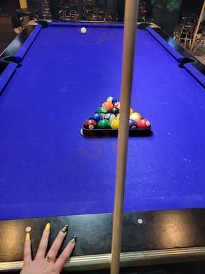 Earl's On The Avenue