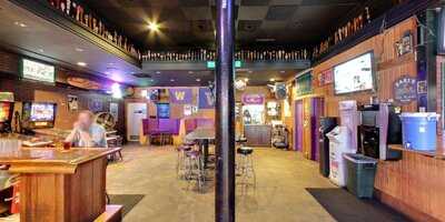 Earl's On The Avenue