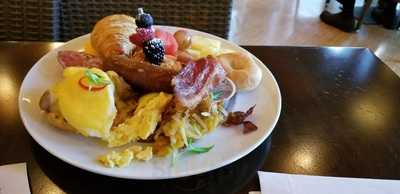 Savor Brunch Buffet