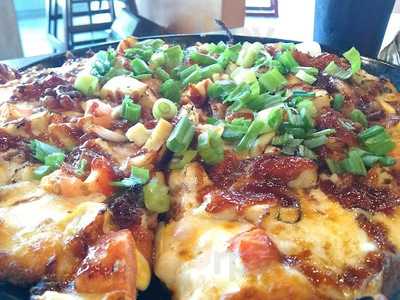 Tony, Alba And Luciano's