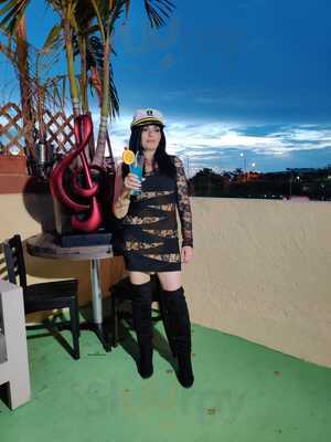 Vela Mayor Tapas & Bar