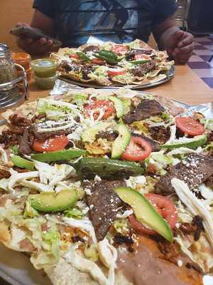Pizzeria Y Taqueria La Favorita