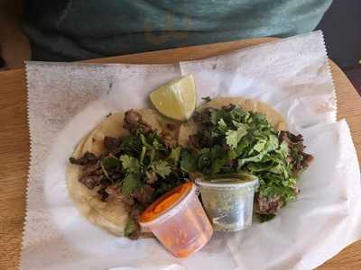 Pizzeria Y Taqueria La Favorita