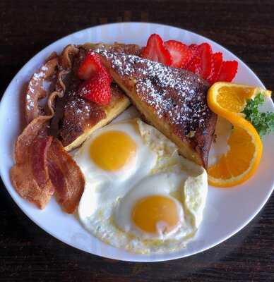 Elijah's Restaurant, Delicatessen & Catering