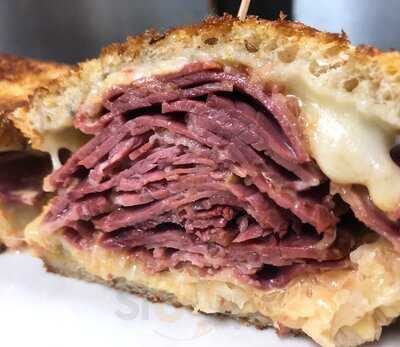 Elijah's Restaurant, Delicatessen & Catering