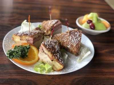 Elijah's Restaurant, Delicatessen & Catering