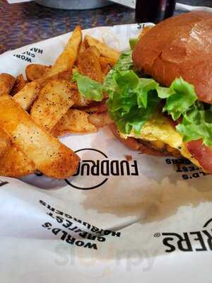 Fuddruckers