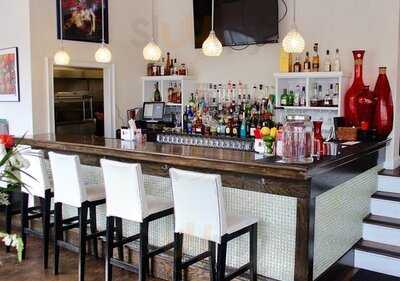 Fort Hill Bar & Grill