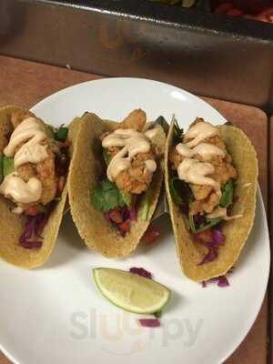 Fort Hill Bar & Grill