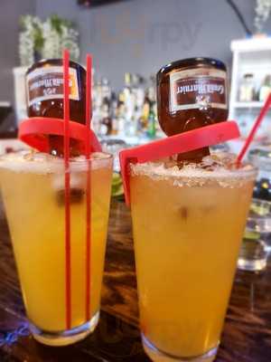 Fort Hill Bar & Grill