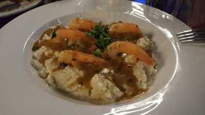 Nest Restaurant & Lounge