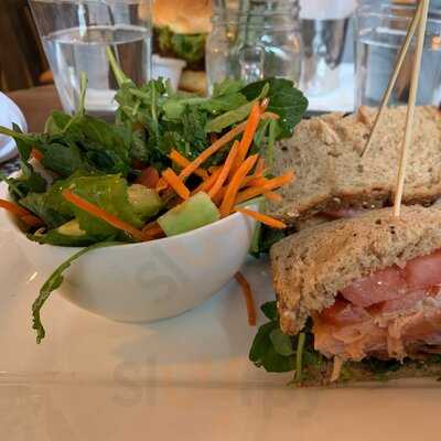 Broadstone Bar & Kitchen