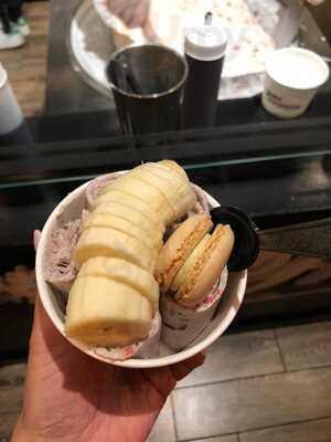 Frozen Rolled Ice Cream