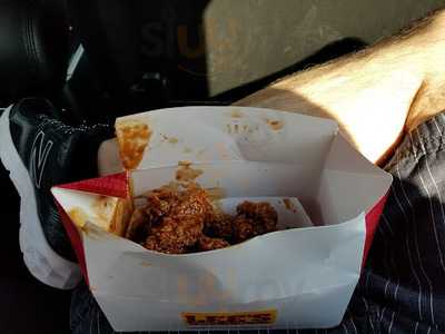 Lee's Famous Recipe Chicken