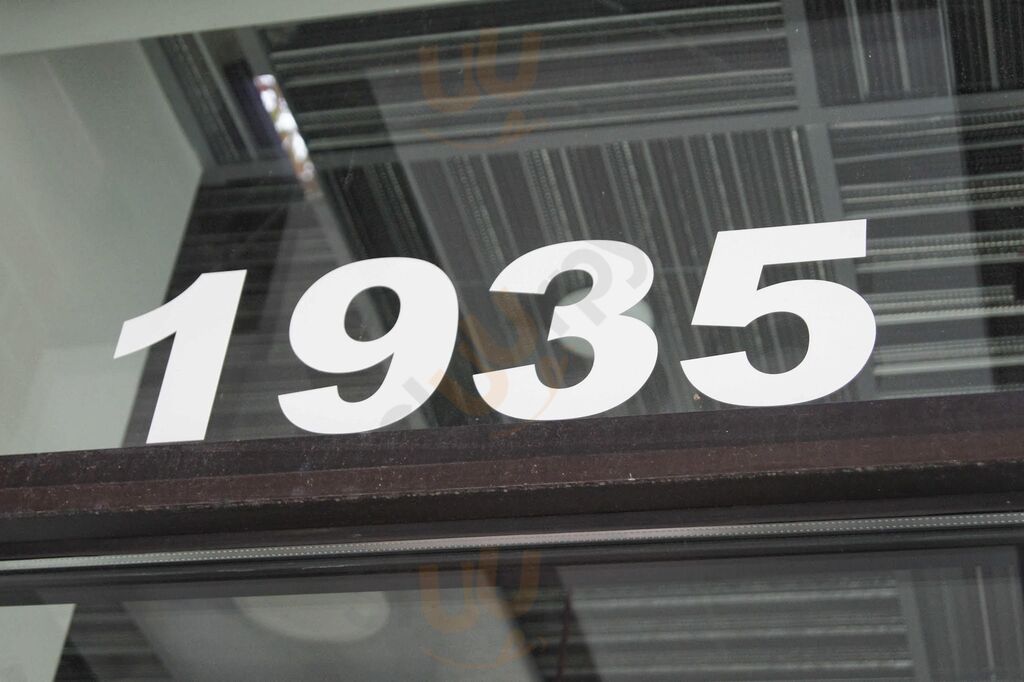 Cupcake Royale - Queen Anne