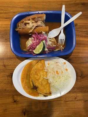 Cenaduria Tradicion Tapatia Estilo Jalisco