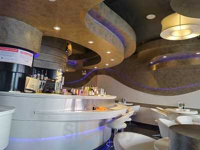 Friends Sushi On State