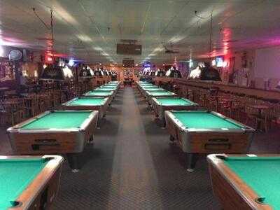 8 Ball Sports Bar And Billiards