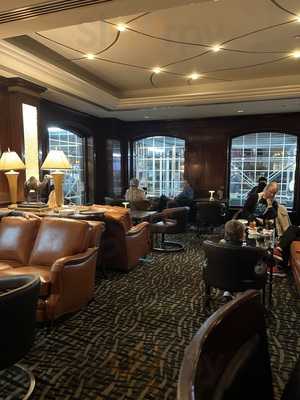 Randolph's Bar & Lounge